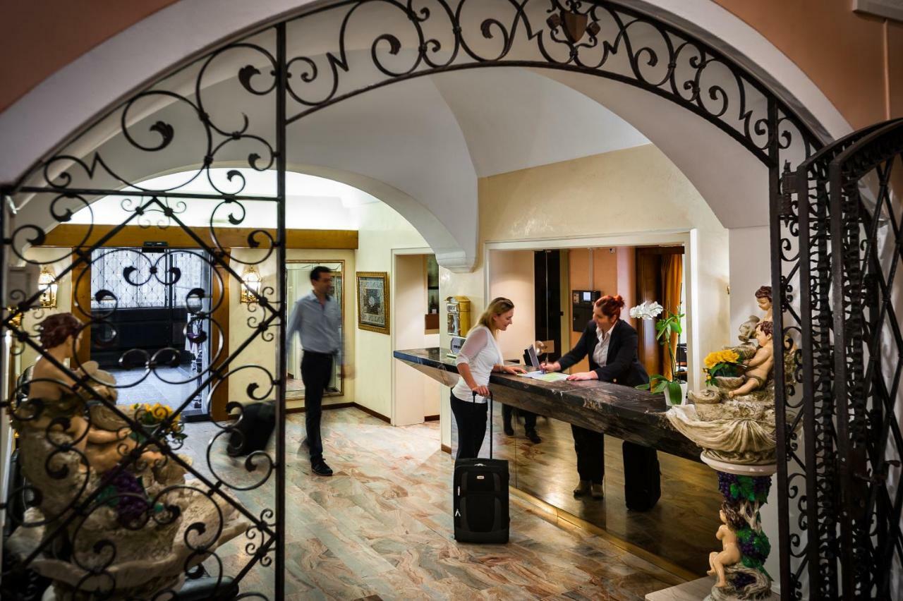 ホテル Residenze Dell'Angelo ロカルノ エクステリア 写真