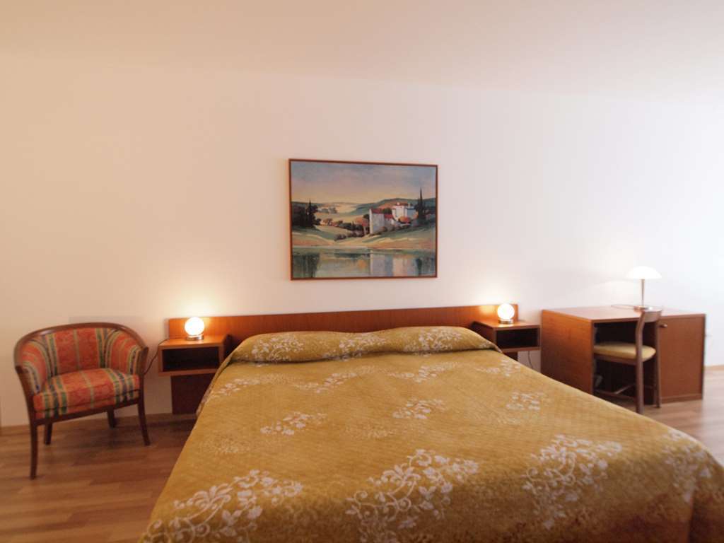 ホテル Residenze Dell'Angelo ロカルノ 部屋 写真
